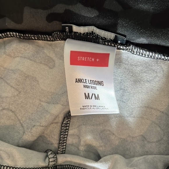 Super soft express leggings in size M. Black and black camo pair sold together - Picture 3 of 5